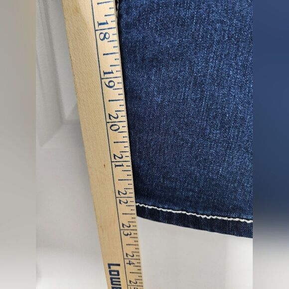 New Directions Weekend Jeans Women's 10 (31x22.5) Capris Mid-Rise Embroidered - Picture 6 of 10